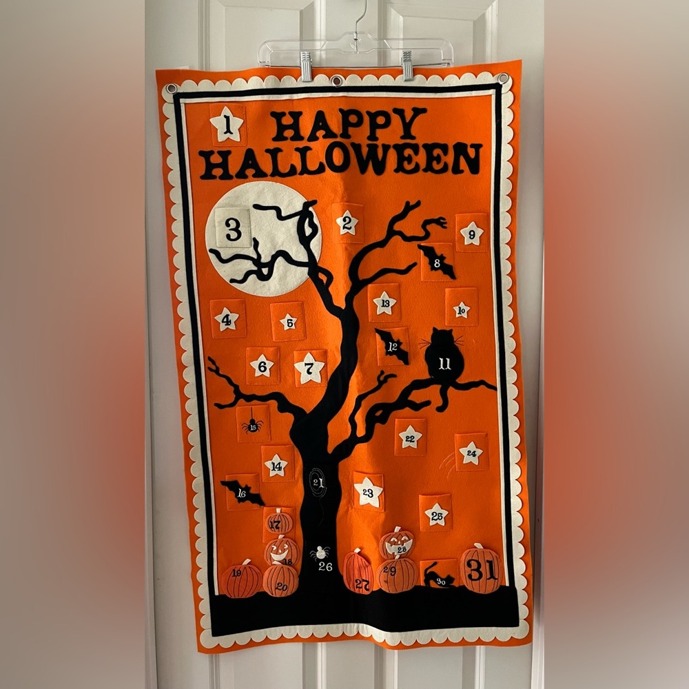 Pottery Barn Kids 2010 Happy Halloween felt  countdown Calendar wall hanging